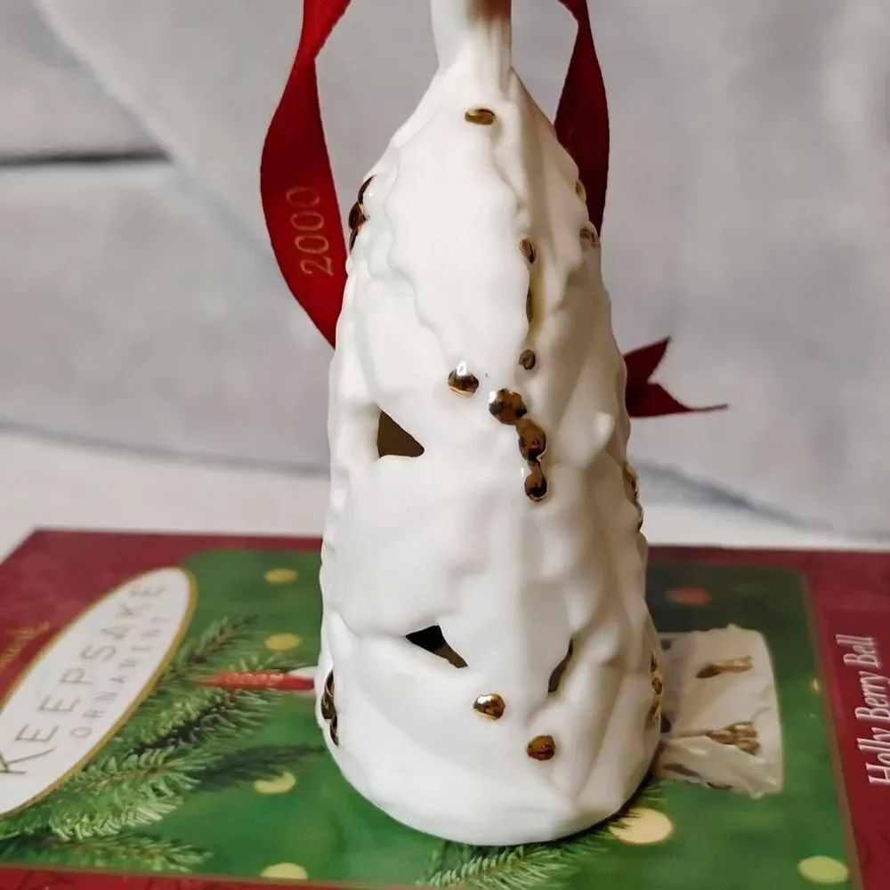 2000 Porcelain Bell - Picture 4 of 6